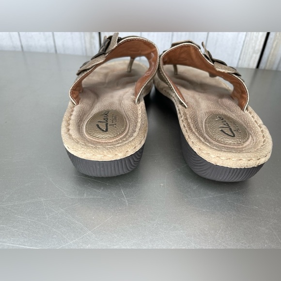 Clarks Womens Sandals Size 9.5 Gold Shimmer Leather Slide Floral Platform - Picture 4 of 6